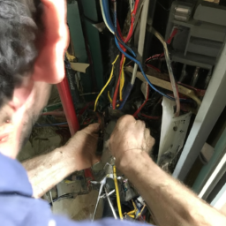 Installation de câblage électrique pour réseau informatique Trelaze